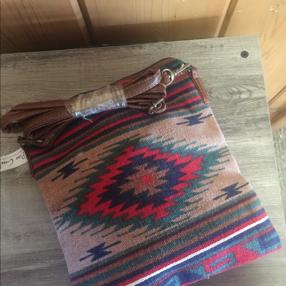 NWT Tribal Crossbody Bag - Picture 2 of 3